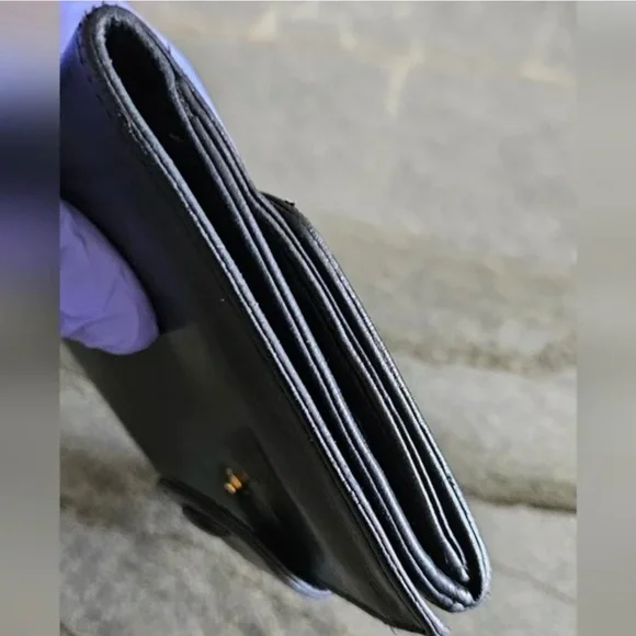CHANEL Black Leather Wallet - Picture 10 of 10